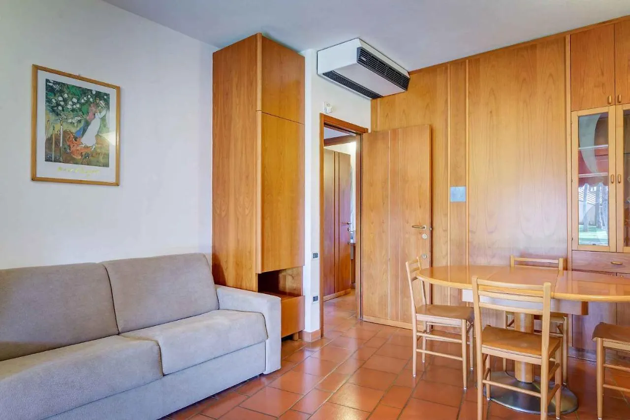 Holiday home Houses And Apts. In San Vincenzo 23708