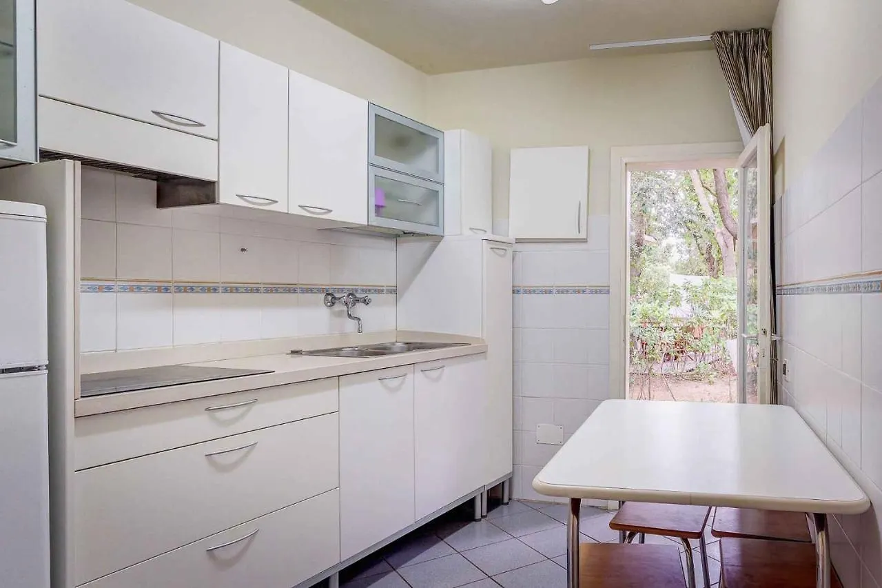 Houses And Apts. In San Vincenzo 23708 Holiday home