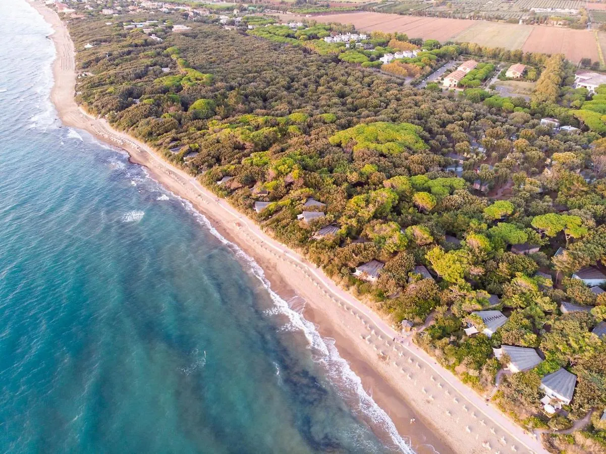 Houses And Apts. In San Vincenzo 23708 Italy