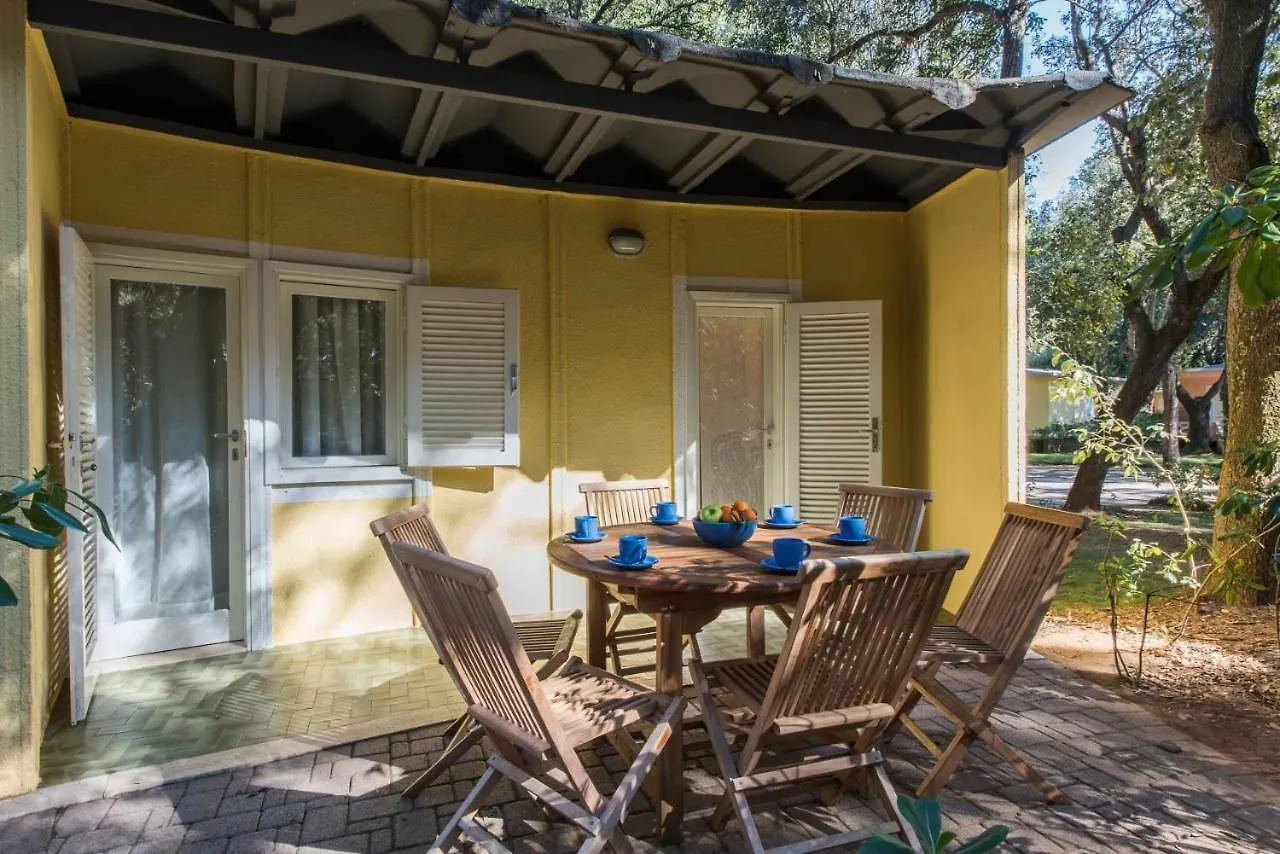 Houses And Apts. In San Vincenzo 23708 Holiday home