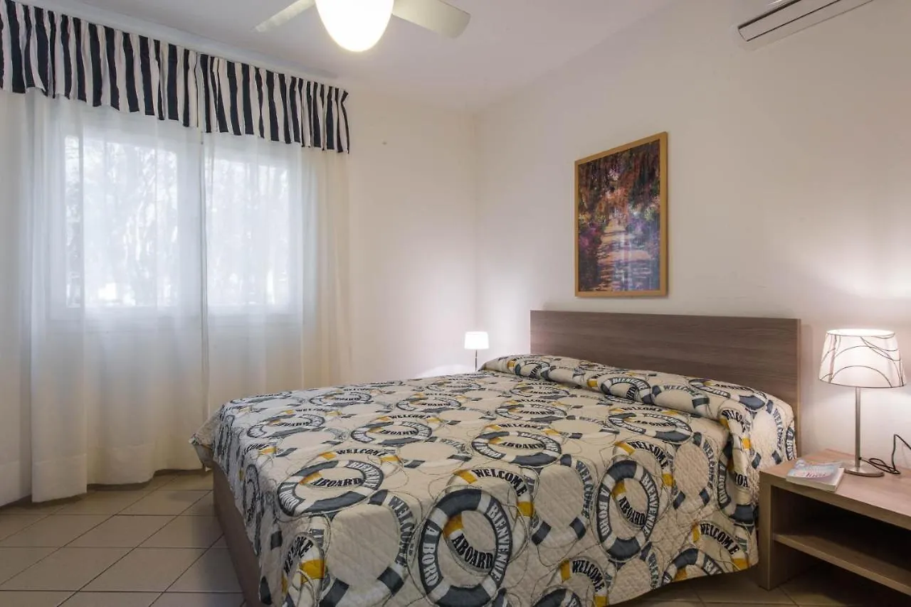 Houses And Apts. In San Vincenzo 23708